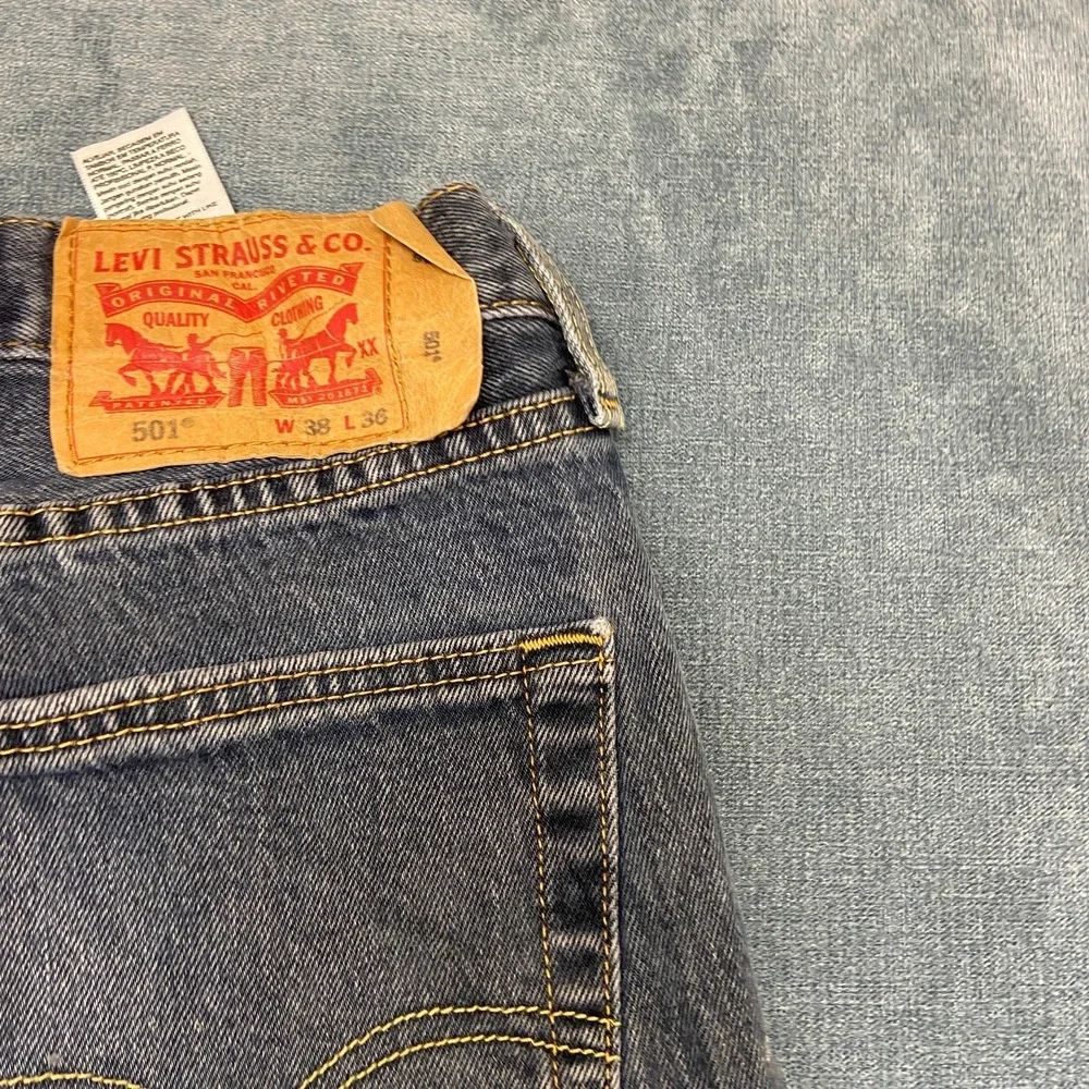 Levi's 501 Jeans Mens 38 Black Denim Straight Medium Wash High Rise Original Fit